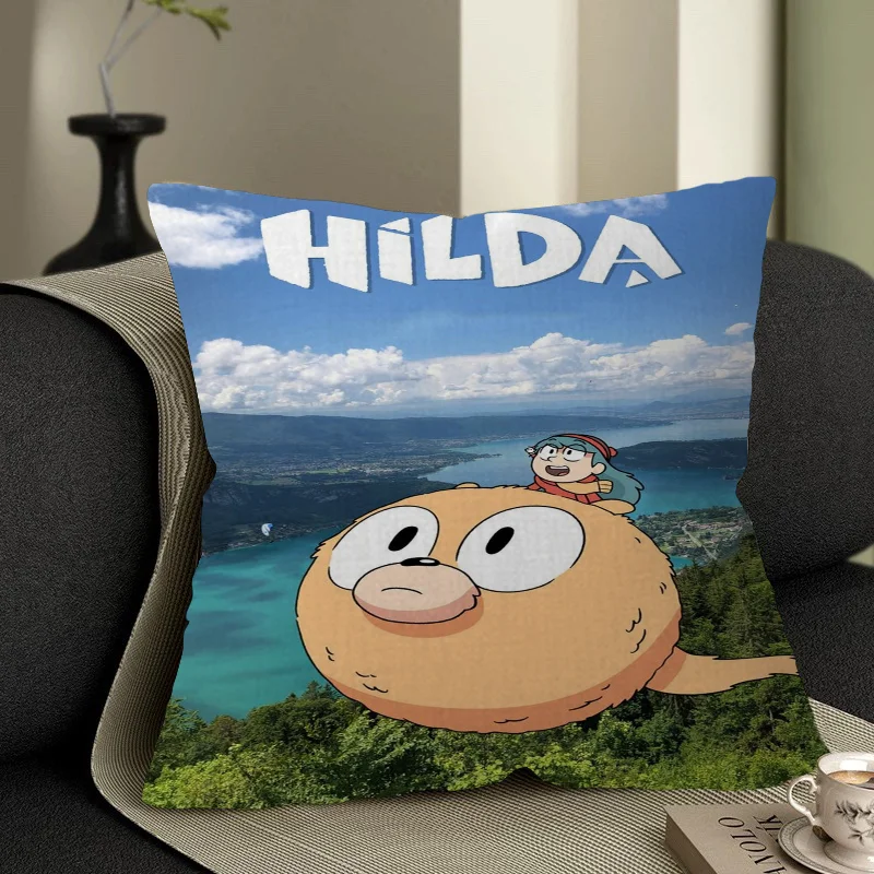 Fly Hilda Cover Throw Pillow