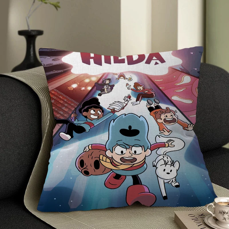 Runnn Hilda Cover Throw Pillow